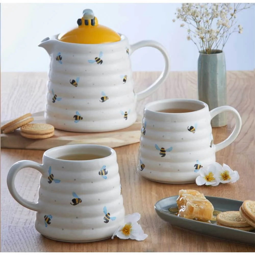 P&K Sweet Bee Hug Mug 350ml - Image 2